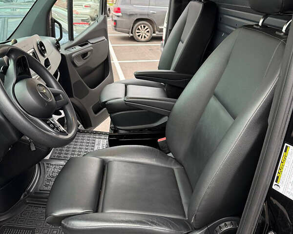 Мерседес Sprinter 2019 в Киеве на Automoto.ua Черный Мерседес Sprinter, объемом двигателя 3 л и пробегом 100 тыс. км за 47999 $, фото 18 на Automoto.ua
