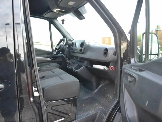 Черный Мерседес Sprinter, объемом двигателя 2.2 л и пробегом 30 тыс. км за 11000 $, фото 8 на Automoto.ua