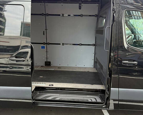 Мерседес Sprinter 2019 в Киеве на Automoto.ua Черный Мерседес Sprinter, объемом двигателя 3 л и пробегом 100 тыс. км за 47999 $, фото 12 на Automoto.ua