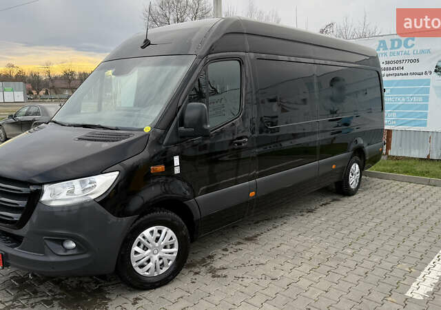 Черный Мерседес Sprinter, объемом двигателя 2.14 л и пробегом 170 тыс. км за 28975 $, фото 1 на Automoto.ua