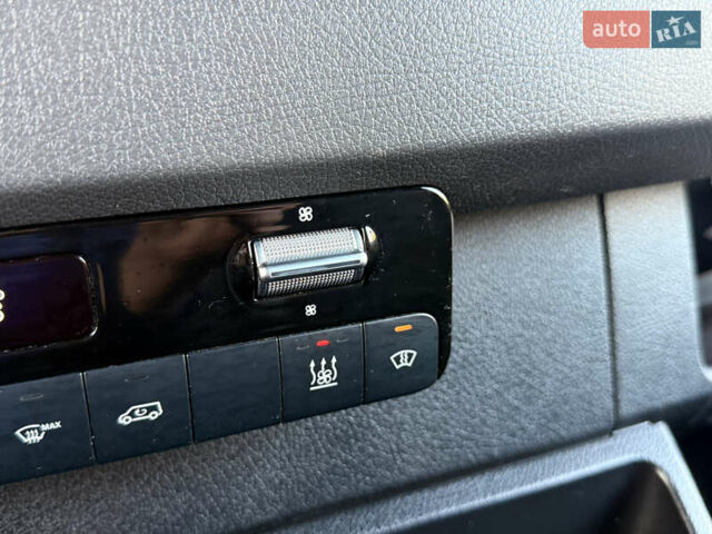 Черный Мерседес Sprinter, объемом двигателя 2.2 л и пробегом 247 тыс. км за 32500 $, фото 15 на Automoto.ua