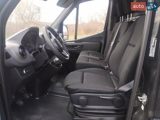 Черный Мерседес Sprinter, объемом двигателя 2.2 л и пробегом 282 тыс. км за 22800 $, фото 13 на Automoto.ua