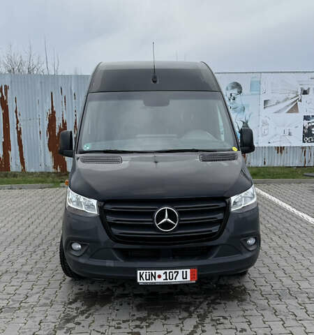 Черный Мерседес Sprinter, объемом двигателя 2.14 л и пробегом 170 тыс. км за 28975 $, фото 9 на Automoto.ua