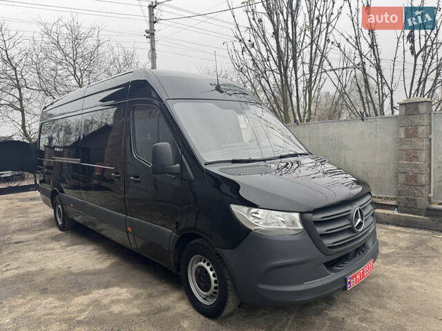 Черный Мерседес Sprinter, объемом двигателя 2.2 л и пробегом 288 тыс. км за 27700 $, фото 2 на Automoto.ua