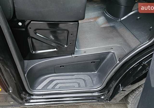 Чорний Мерседес Sprinter, об'ємом двигуна 3 л та пробігом 265 тис. км за 37500 $, фото 33 на Automoto.ua