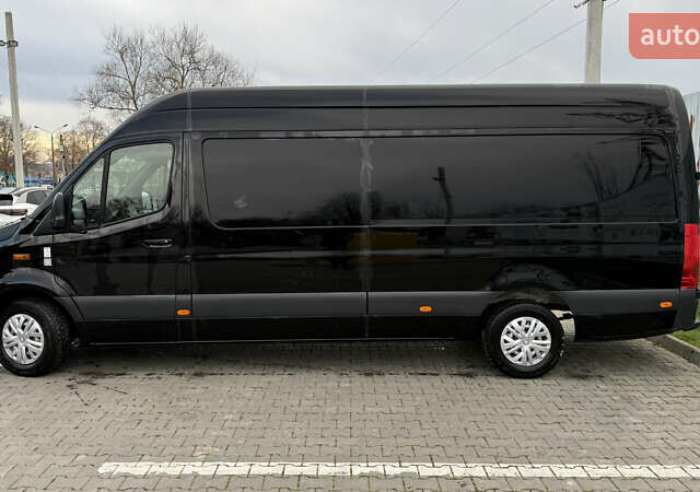 Черный Мерседес Sprinter, объемом двигателя 2.14 л и пробегом 170 тыс. км за 28975 $, фото 2 на Automoto.ua