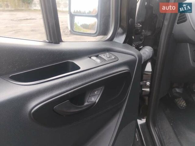 Черный Мерседес Sprinter, объемом двигателя 2.2 л и пробегом 282 тыс. км за 22800 $, фото 12 на Automoto.ua