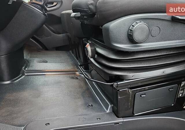 Чорний Мерседес Sprinter, об'ємом двигуна 3 л та пробігом 265 тис. км за 37500 $, фото 16 на Automoto.ua