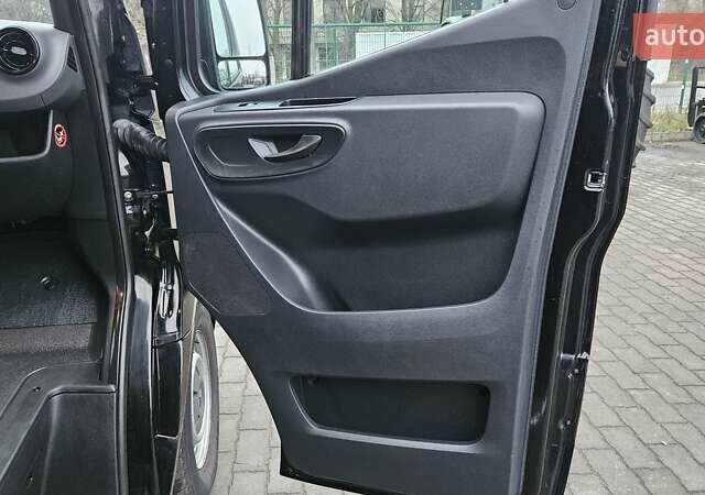 Чорний Мерседес Sprinter, об'ємом двигуна 3 л та пробігом 265 тис. км за 37500 $, фото 32 на Automoto.ua