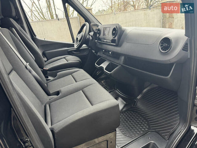 Черный Мерседес Sprinter, объемом двигателя 2.2 л и пробегом 288 тыс. км за 27700 $, фото 17 на Automoto.ua