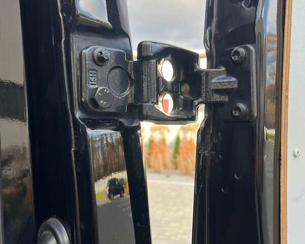 Чорний Мерседес Sprinter, об'ємом двигуна 2.2 л та пробігом 223 тис. км за 26800 $, фото 23 на Automoto.ua