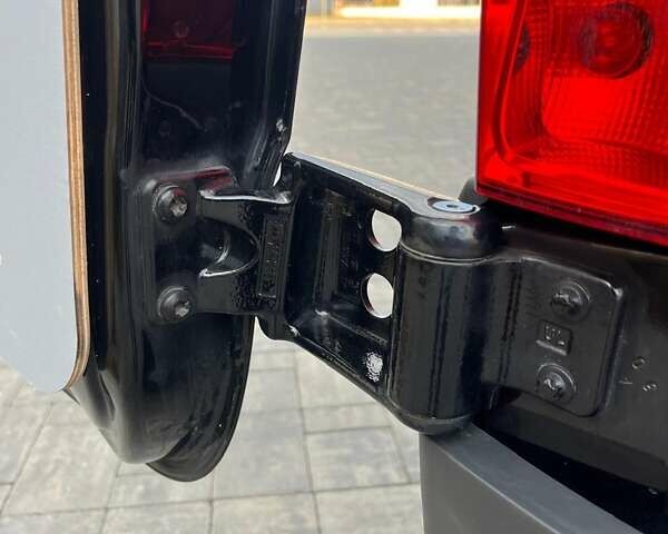 Чорний Мерседес Sprinter, об'ємом двигуна 2.2 л та пробігом 223 тис. км за 26800 $, фото 21 на Automoto.ua