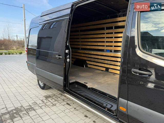 Черный Мерседес Sprinter, объемом двигателя 0 л и пробегом 158 тыс. км за 31800 $, фото 12 на Automoto.ua