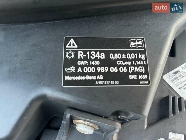 Чорний Мерседес Sprinter, об'ємом двигуна 2.2 л та пробігом 223 тис. км за 26800 $, фото 48 на Automoto.ua