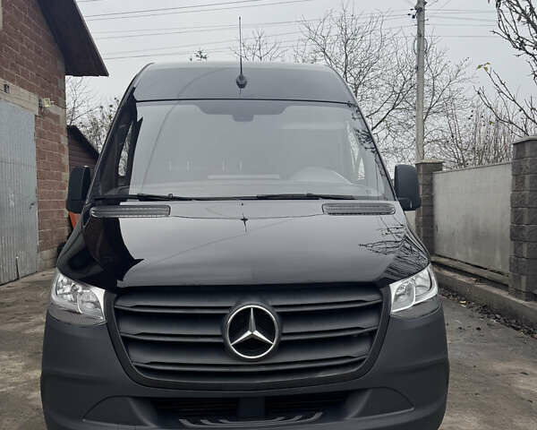 Черный Мерседес Sprinter, объемом двигателя 2.2 л и пробегом 288 тыс. км за 27700 $, фото 8 на Automoto.ua