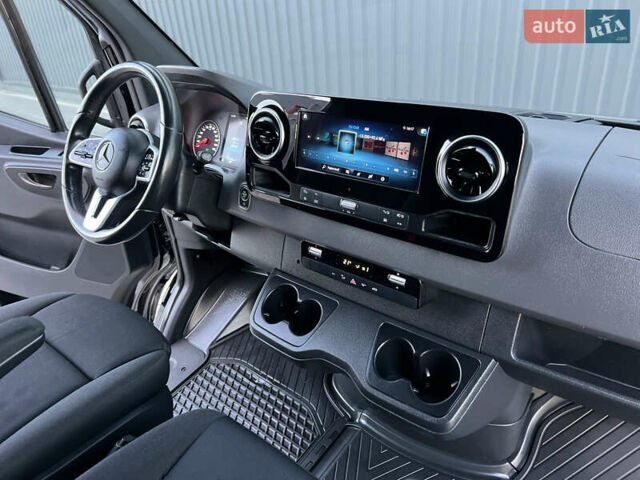 Черный Мерседес Sprinter, объемом двигателя 2 л и пробегом 259 тыс. км за 31900 $, фото 175 на Automoto.ua