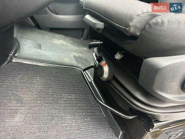 Черный Мерседес Sprinter, объемом двигателя 2.2 л и пробегом 250 тыс. км за 21000 $, фото 6 на Automoto.ua