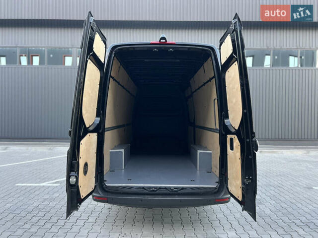 Черный Мерседес Sprinter, объемом двигателя 2 л и пробегом 259 тыс. км за 31900 $, фото 114 на Automoto.ua