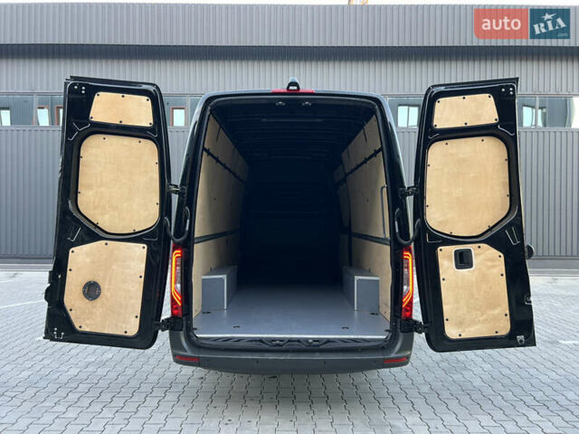 Черный Мерседес Sprinter, объемом двигателя 2 л и пробегом 259 тыс. км за 31900 $, фото 124 на Automoto.ua