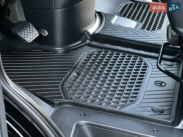 Черный Мерседес Sprinter, объемом двигателя 2 л и пробегом 259 тыс. км за 31900 $, фото 146 на Automoto.ua