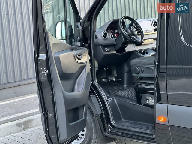 Черный Мерседес Sprinter, объемом двигателя 2 л и пробегом 259 тыс. км за 31900 $, фото 130 на Automoto.ua
