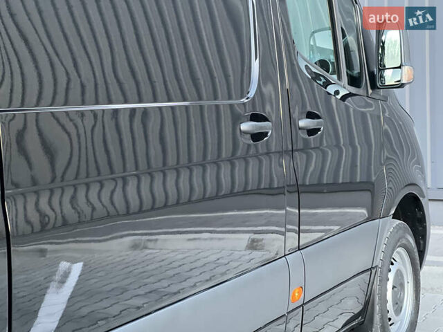 Черный Мерседес Sprinter, объемом двигателя 2 л и пробегом 259 тыс. км за 31900 $, фото 110 на Automoto.ua