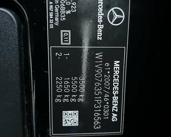 Черный Мерседес Sprinter, объемом двигателя 2 л и пробегом 259 тыс. км за 31900 $, фото 186 на Automoto.ua