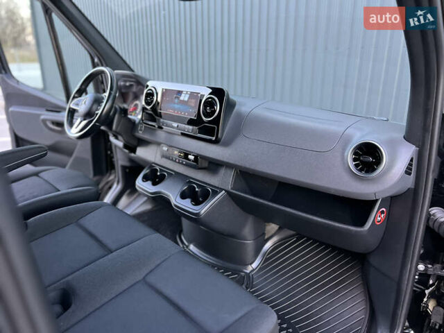 Черный Мерседес Sprinter, объемом двигателя 2 л и пробегом 259 тыс. км за 31900 $, фото 174 на Automoto.ua