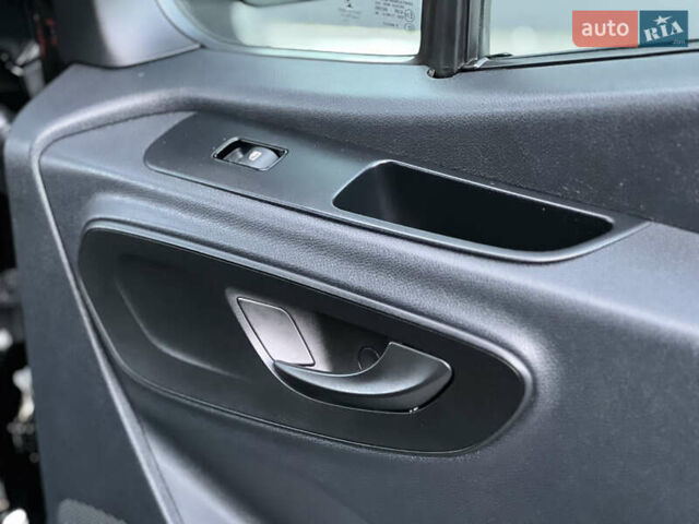 Черный Мерседес Sprinter, объемом двигателя 2 л и пробегом 259 тыс. км за 31900 $, фото 164 на Automoto.ua