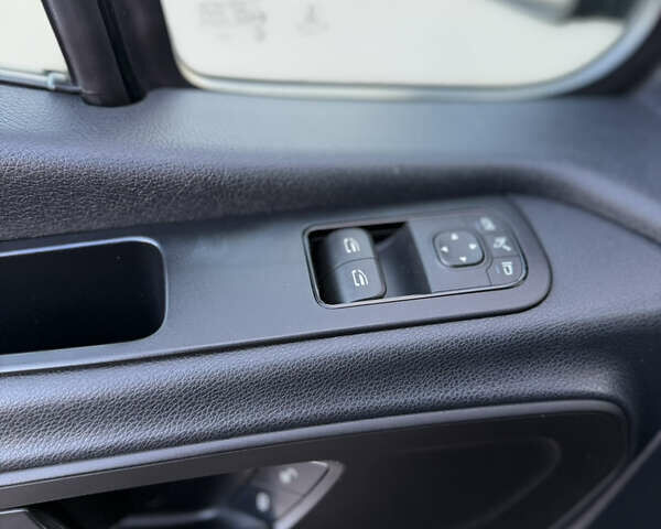 Черный Мерседес Sprinter, объемом двигателя 2 л и пробегом 218 тыс. км за 32900 $, фото 19 на Automoto.ua