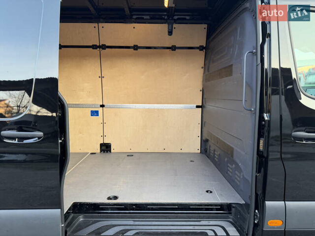 Черный Мерседес Sprinter, объемом двигателя 2 л и пробегом 218 тыс. км за 32900 $, фото 13 на Automoto.ua
