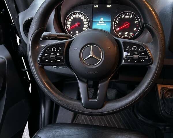Мерседес Sprinter 2021 в Киеве на Automoto.ua Черный Мерседес Sprinter, объемом двигателя 1.95 л и пробегом 280 тыс. км за 35000 $, фото 2 на Automoto.ua