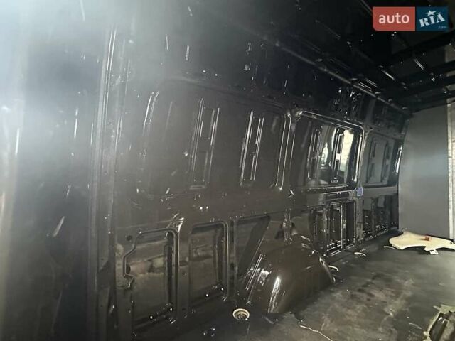 Черный Мерседес Sprinter, объемом двигателя 2.2 л и пробегом 250 тыс. км за 21000 $, фото 24 на Automoto.ua