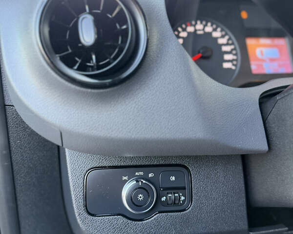 Черный Мерседес Sprinter, объемом двигателя 2 л и пробегом 218 тыс. км за 32900 $, фото 18 на Automoto.ua