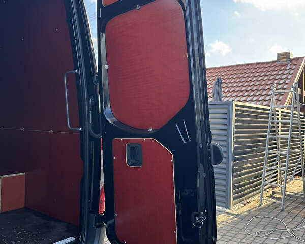 Чорний Мерседес Sprinter, об'ємом двигуна 2 л та пробігом 270 тис. км за 31500 $, фото 26 на Automoto.ua