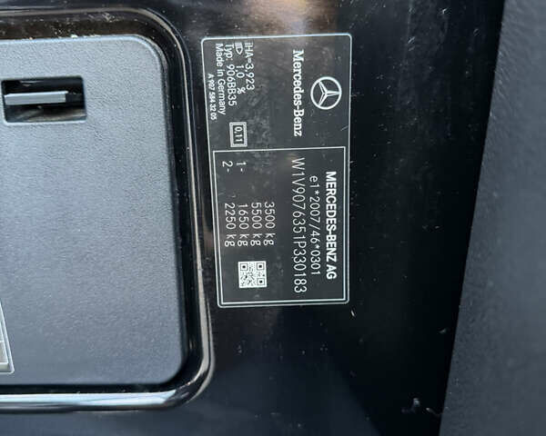 Чорний Мерседес Sprinter, об'ємом двигуна 2 л та пробігом 218 тис. км за 32900 $, фото 25 на Automoto.ua