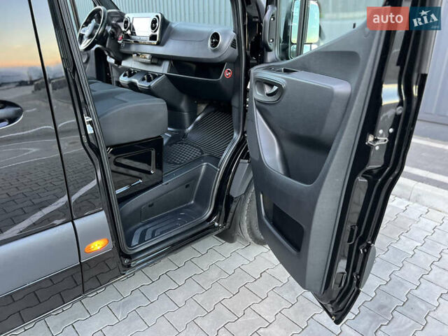 Черный Мерседес Sprinter, объемом двигателя 2 л и пробегом 259 тыс. км за 31900 $, фото 171 на Automoto.ua
