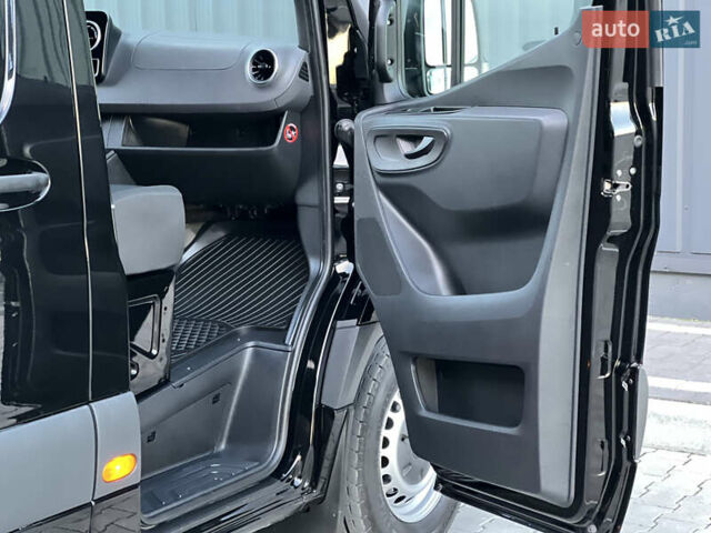 Черный Мерседес Sprinter, объемом двигателя 2 л и пробегом 259 тыс. км за 31900 $, фото 160 на Automoto.ua