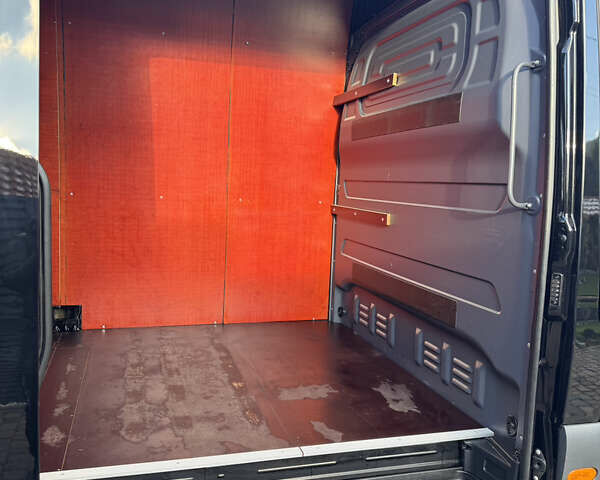 Чорний Мерседес Sprinter, об'ємом двигуна 2 л та пробігом 270 тис. км за 31500 $, фото 19 на Automoto.ua