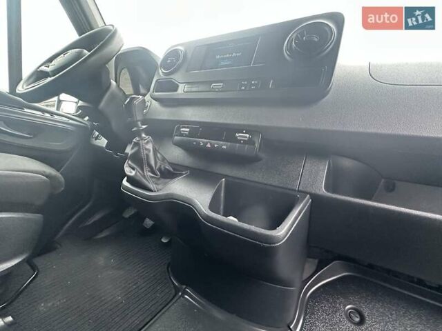 Черный Мерседес Sprinter, объемом двигателя 2.2 л и пробегом 250 тыс. км за 21000 $, фото 21 на Automoto.ua