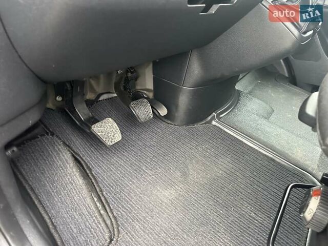 Черный Мерседес Sprinter, объемом двигателя 2.2 л и пробегом 250 тыс. км за 21000 $, фото 5 на Automoto.ua