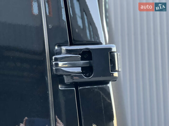 Черный Мерседес Sprinter, объемом двигателя 2 л и пробегом 259 тыс. км за 31900 $, фото 100 на Automoto.ua