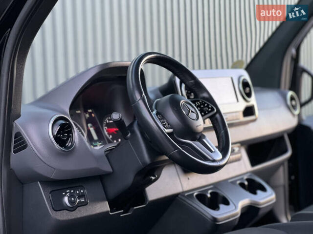 Черный Мерседес Sprinter, объемом двигателя 2 л и пробегом 259 тыс. км за 31900 $, фото 138 на Automoto.ua