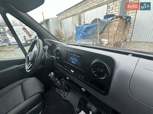 Черный Мерседес Sprinter, объемом двигателя 2.2 л и пробегом 250 тыс. км за 21000 $, фото 17 на Automoto.ua