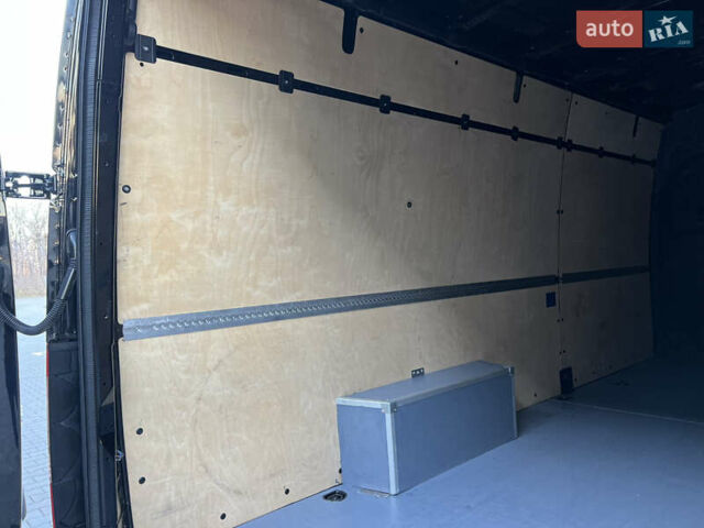 Черный Мерседес Sprinter, объемом двигателя 2 л и пробегом 259 тыс. км за 31900 $, фото 126 на Automoto.ua