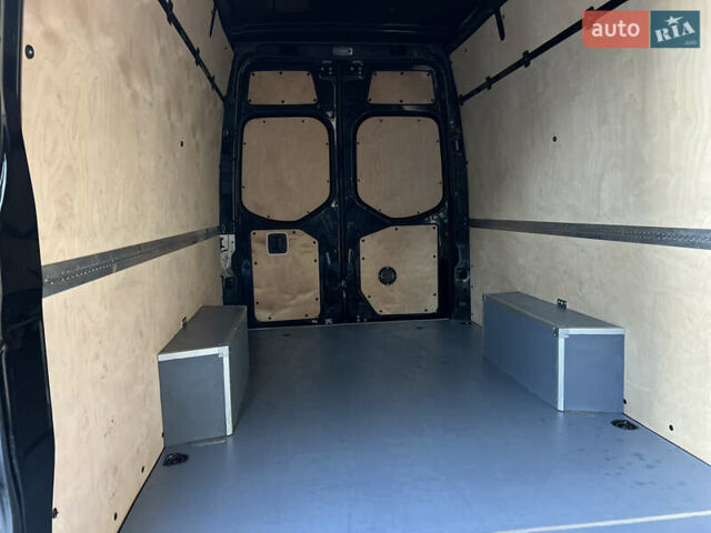 Черный Мерседес Sprinter, объемом двигателя 2 л и пробегом 259 тыс. км за 31900 $, фото 129 на Automoto.ua