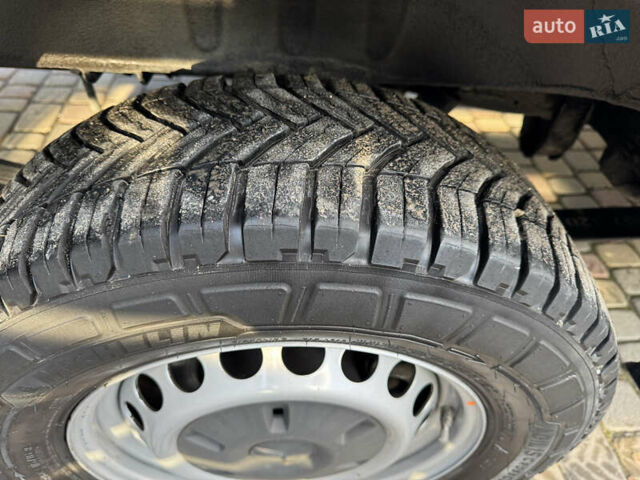 Чорний Мерседес Sprinter, об'ємом двигуна 2 л та пробігом 270 тис. км за 31500 $, фото 21 на Automoto.ua