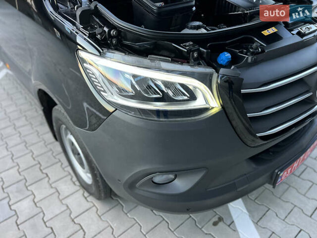 Черный Мерседес Sprinter, объемом двигателя 2 л и пробегом 259 тыс. км за 31900 $, фото 198 на Automoto.ua