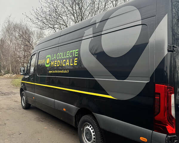 Черный Мерседес Sprinter, объемом двигателя 0 л и пробегом 230 тыс. км за 33500 $, фото 4 на Automoto.ua