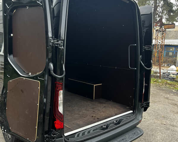 Черный Мерседес Sprinter, объемом двигателя 2 л и пробегом 268 тыс. км за 33800 $, фото 16 на Automoto.ua